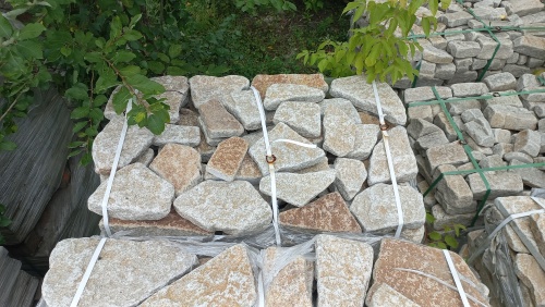 Гранитный плитняк галтованный для парковки купить в Москве