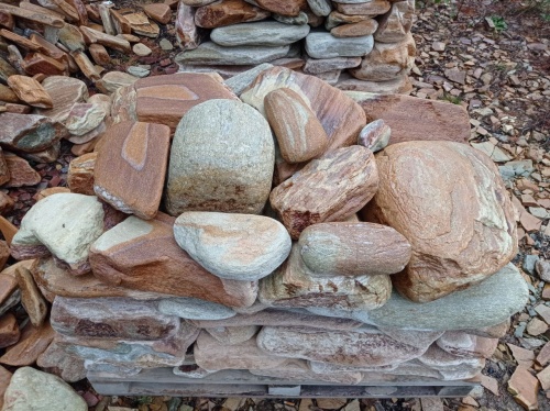 Златолит жёлтый, жёлто-зелёный глыбки и валуны для ланшафтного дизайна купить в Москве