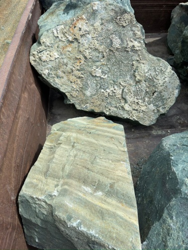 Ландшафтные глыбы зелёные 200-500 килограмм купить в Москве