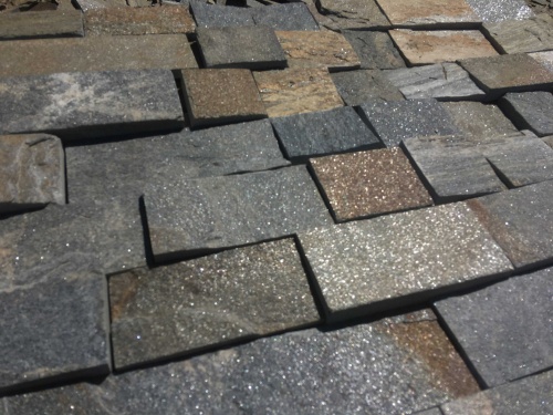 Плитка пилёная златолит Уральский для цоколя, отмостки купить в Москве