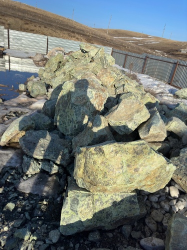 Камни для ландшафтного дизайна зелёные 10-60 килограмм купить в Москве