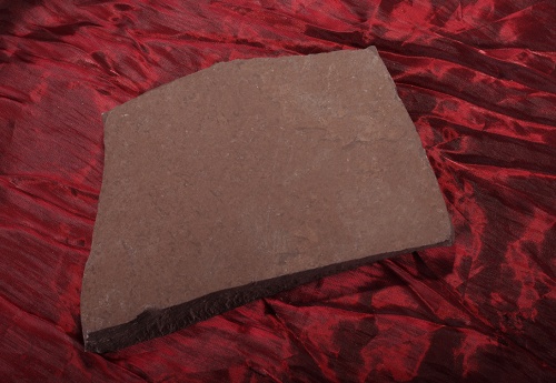 Плитняк лемезит бордовый для цоколя 1,5-2 см купить в Москве