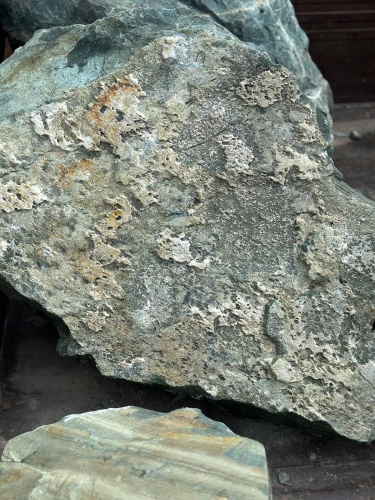 Ландшафтные глыбы зелёные 200-500 килограмм купить в Москве