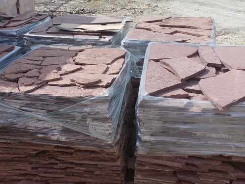 Плитняк лемезит бордовый для облицовки цоколя 20-25 мм  купить в Москве