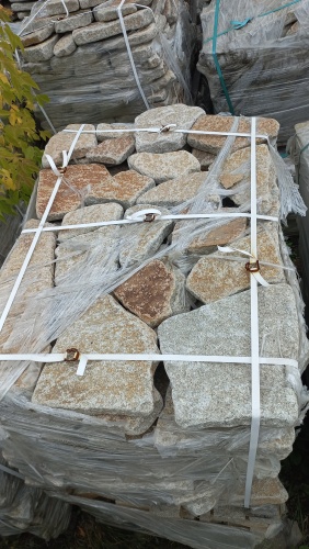 Плитняк галтованный гранитный для ландшафтного дизайна купить в Москве