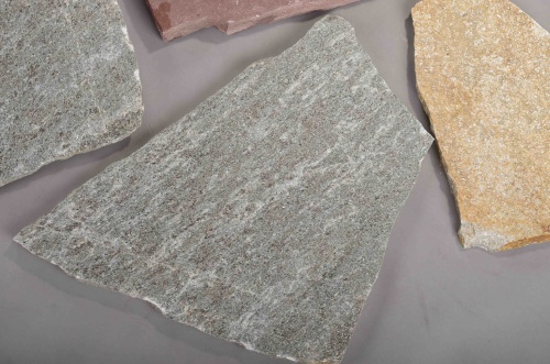 Плитняк златолит Уральский для цоколя, отмостки купить в Москве