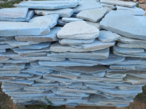 Плитняк златолит зелёный галтованный для цоколя купить в Москве