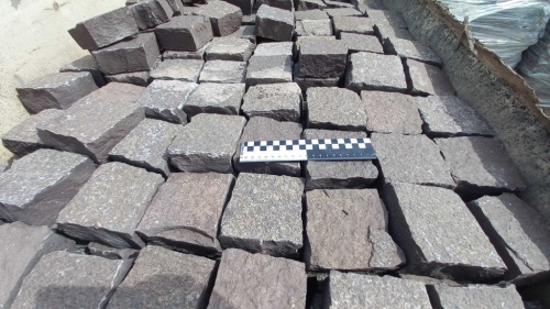 Лемезит колотая брусчатка 10 * 10 см. для парковки купить в Москве