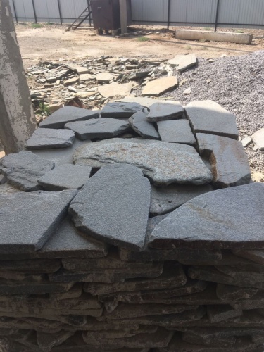 Златолит серебристый галтованный для лестниц купить в Москве